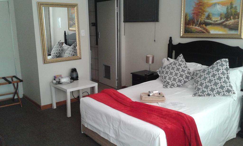 Boshoek Black Swan Guest House מראה חיצוני תמונה