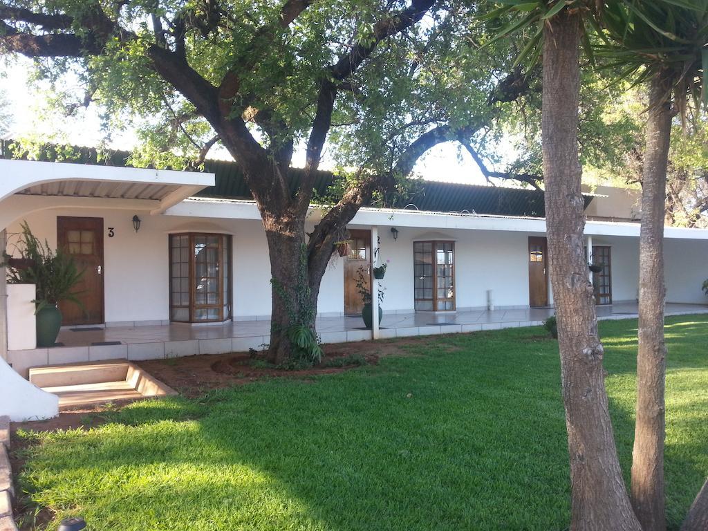 Boshoek Black Swan Guest House מראה חיצוני תמונה