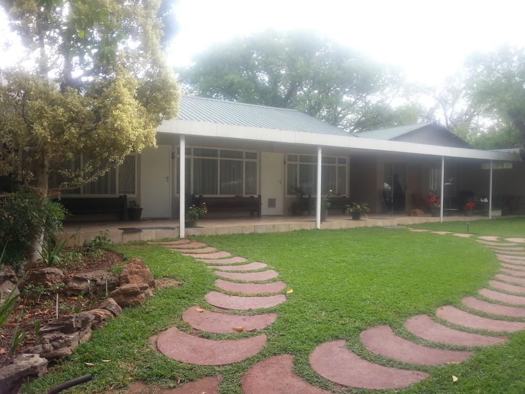 Boshoek Black Swan Guest House מראה חיצוני תמונה