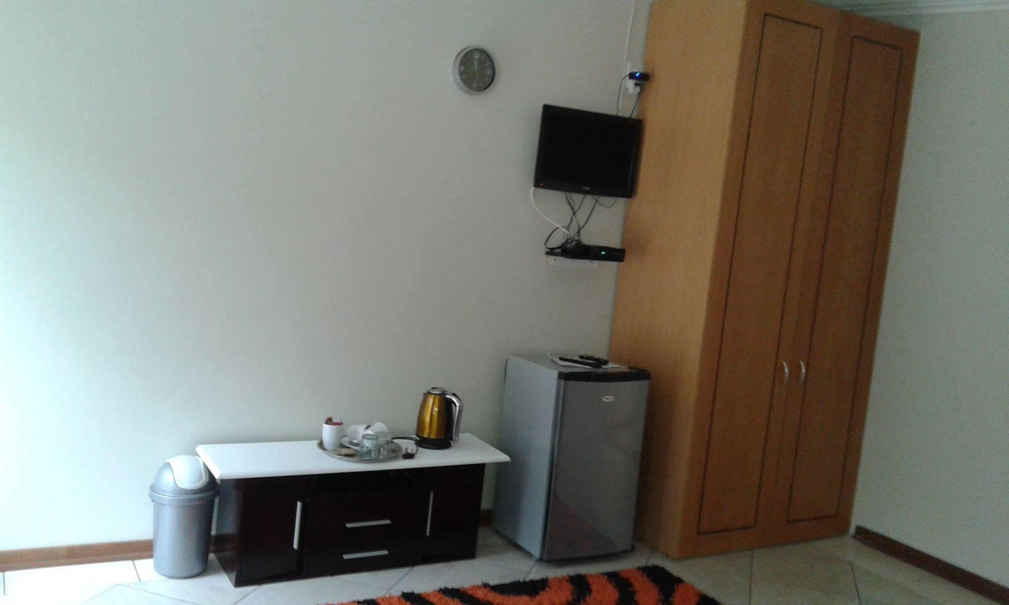 Boshoek Black Swan Guest House מראה חיצוני תמונה